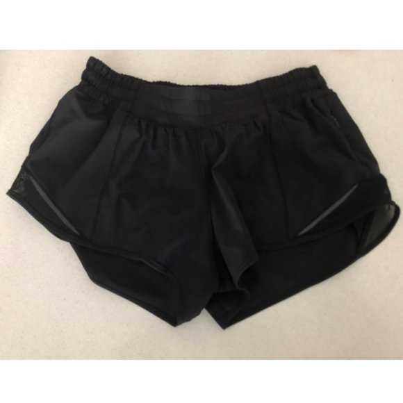 Lululemon Hotty Hot Low-Rise Short 2.5" - Picture 4 of 6